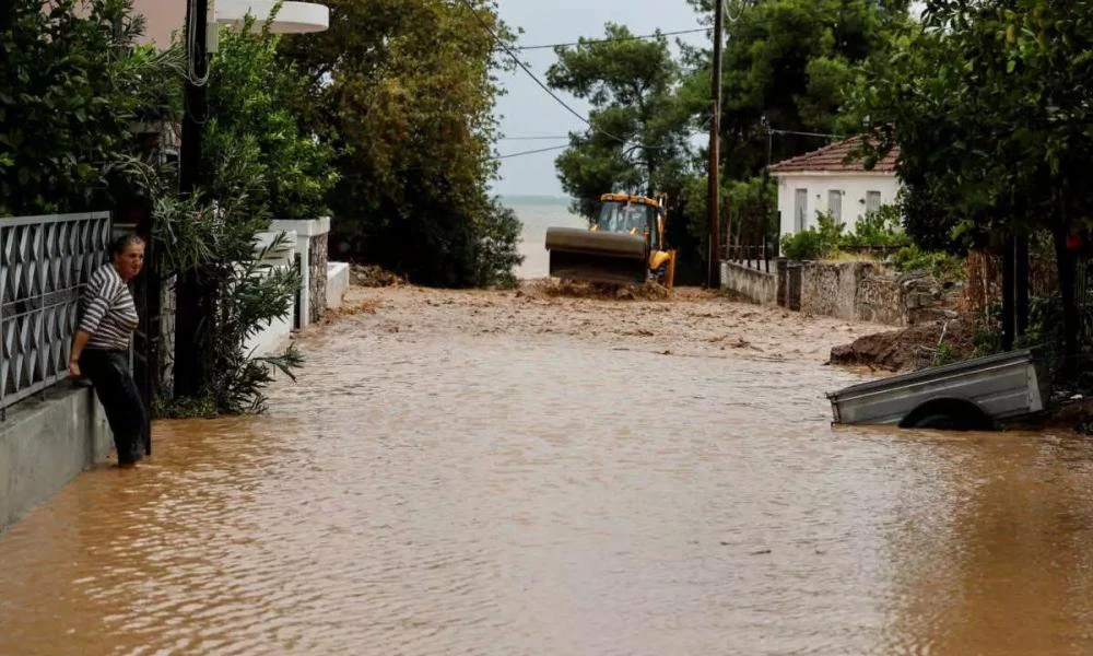 Αγαπηδάκη για πλημμυρισμένες περιοχές: Ξεκινούν οι εμβολιασμοί για τέτανο